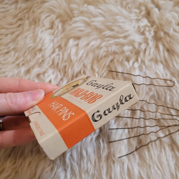Vintage 1950's Hair pins in original box - Picture 4 of 7
